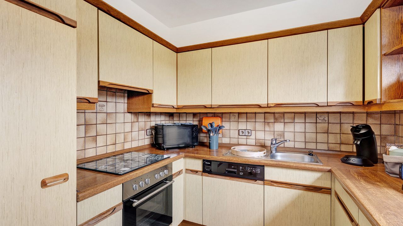 KITCHEN, INSIDE KITCHEN, INSIDE